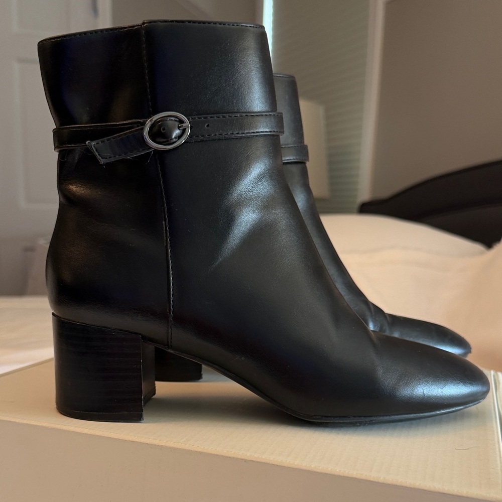 Anne Klein Black Leather Ankle Booties